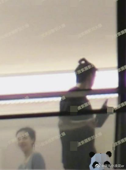 Lộ ảnh Trương Vân Long hẹn hò Chung Sở Hy-1