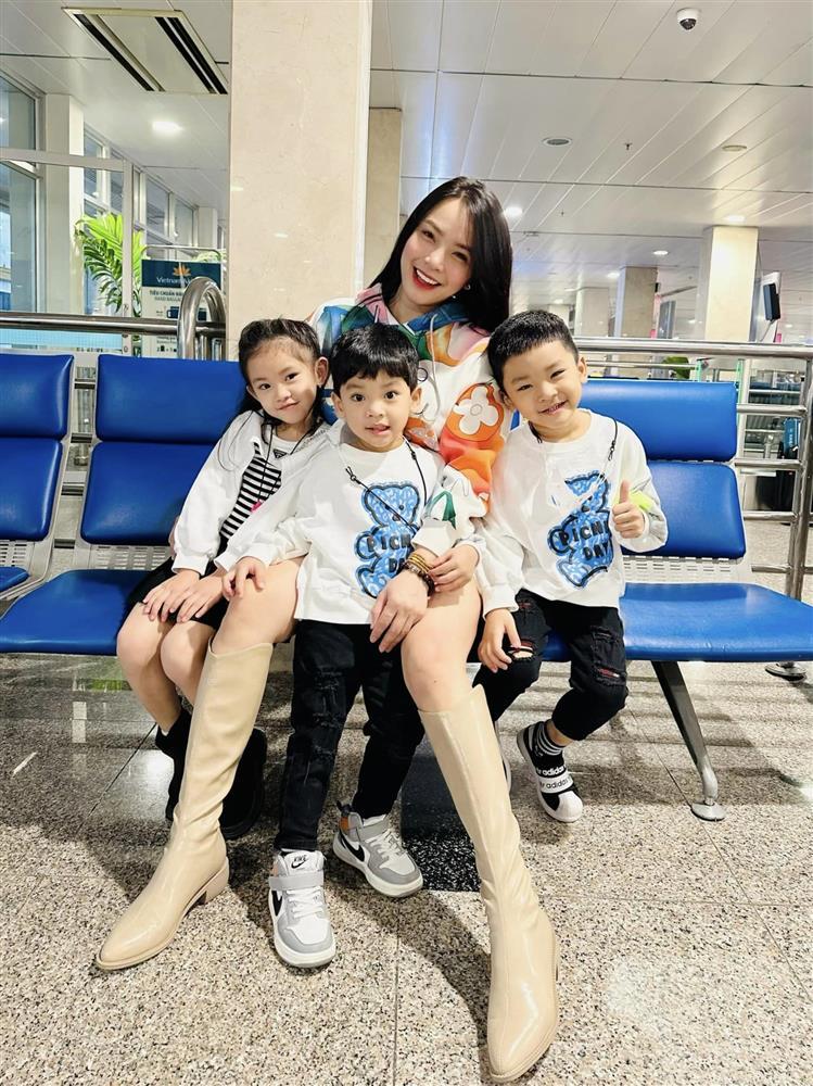 Tin showbiz Việt ngày 23/12: Tú Vi bức xúc khi bị chê sửa nát mặt-8