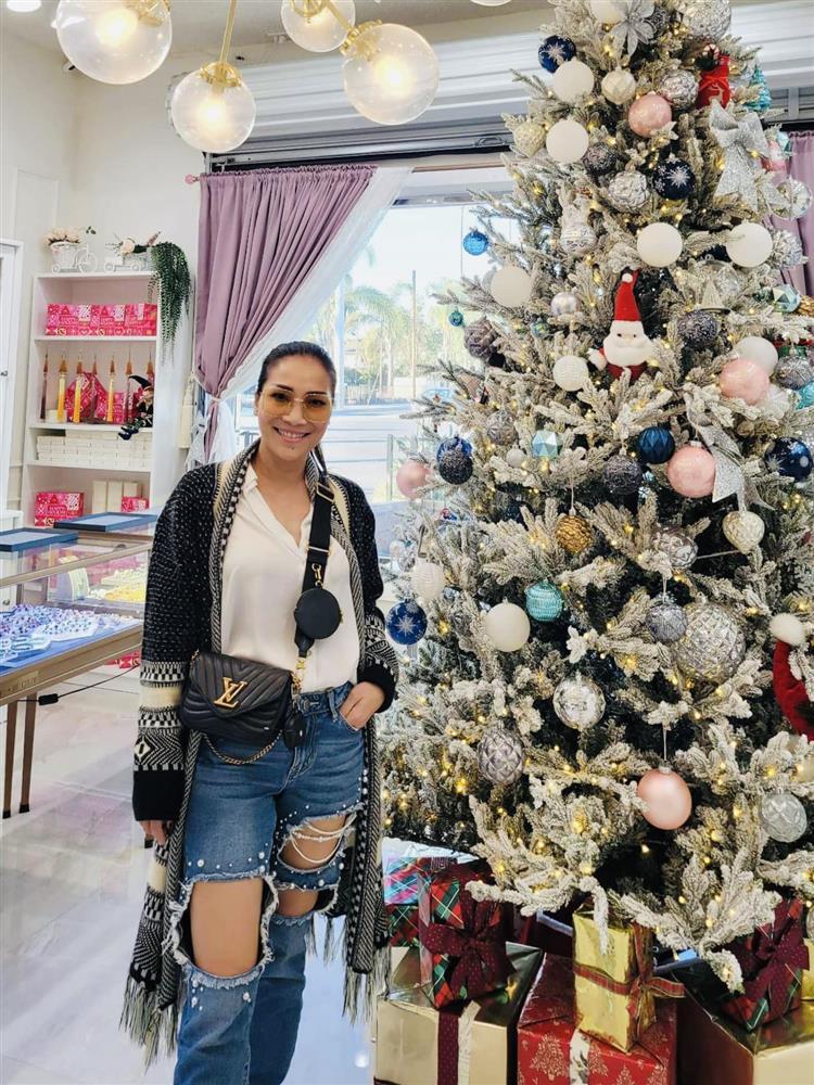 Tin showbiz Việt ngày 23/12: Tú Vi bức xúc khi bị chê sửa nát mặt-10