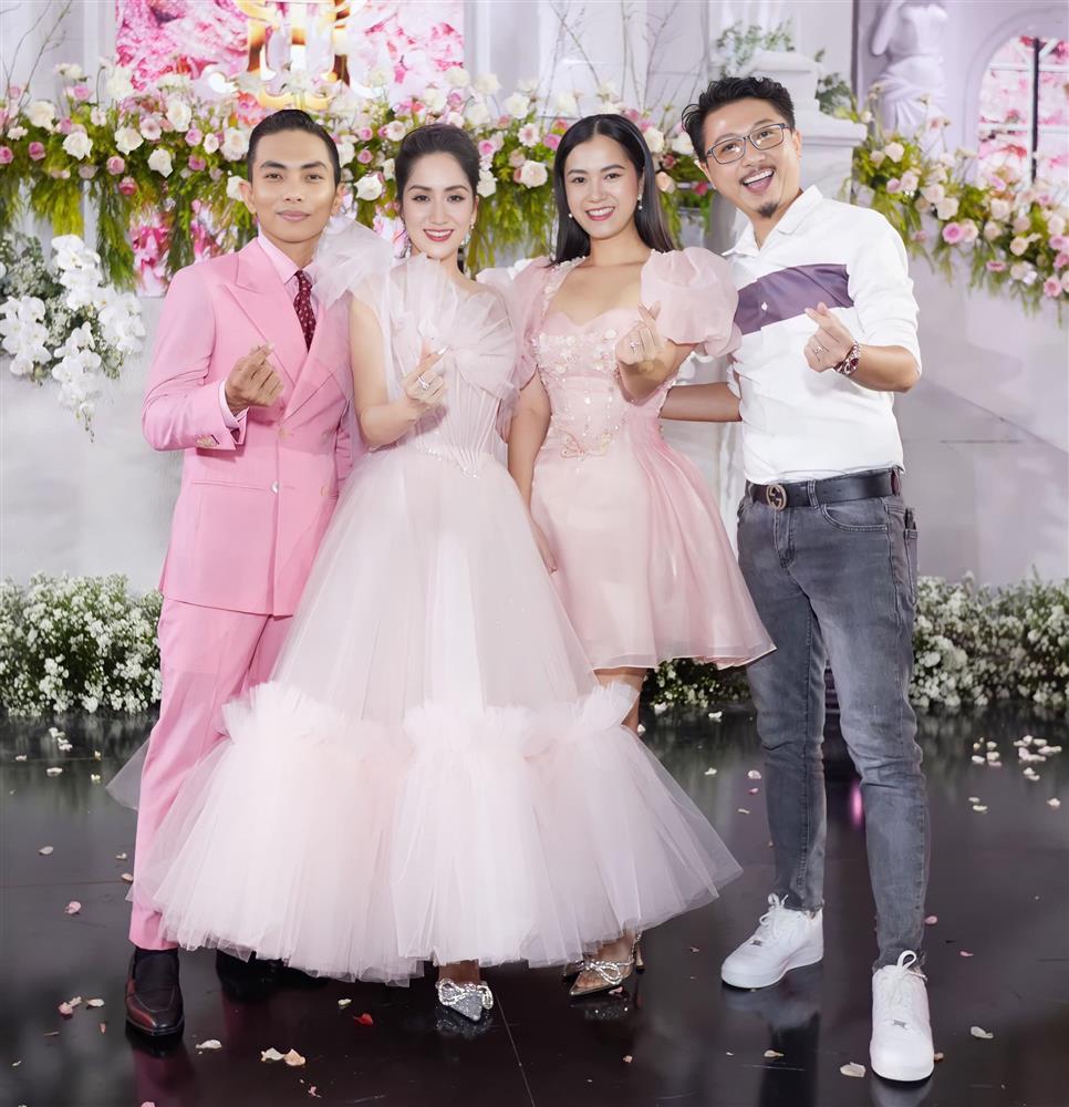 Tin showbiz Việt ngày 23/12: Tú Vi bức xúc khi bị chê sửa nát mặt-12