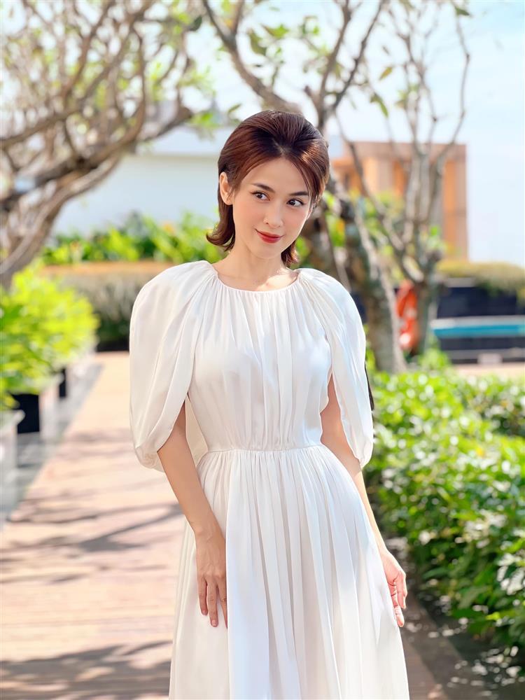 Tin showbiz Việt ngày 23/12: Tú Vi bức xúc khi bị chê sửa nát mặt-1