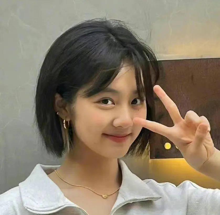 Sao nhí Bố Ơi Mình Đi Đâu Thế đẹp hút hồn ở tuổi 16-4