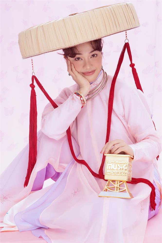 Tân binh năm 2022: Tăng Duy Tân toàn hits, bùng nổ nhất MONO-7