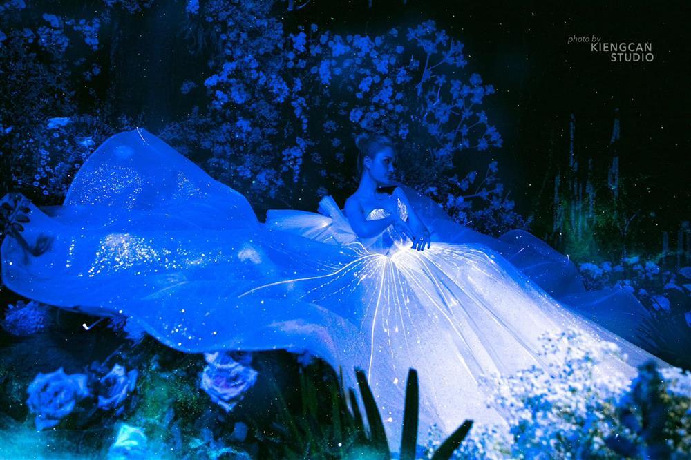 Đoàn Di Băng khoe váy siêu độc, choáng váng với giá đặt may-6