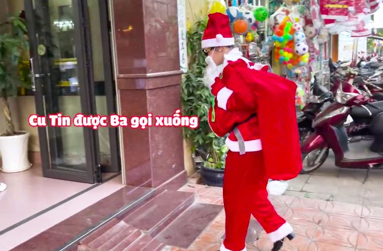 Nhật Kim Anh tặng quà Noel cho con trai, xưng hô lạ với chồng cũ-1