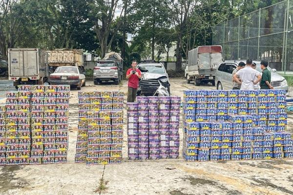 Đốt 4 quả pháo lĩnh 4 tháng tù-2