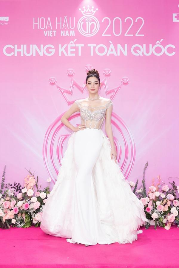 Đỗ Thị Hà sáng nhất thảm đỏ giữa dàn mỹ nhân khoe chân-4