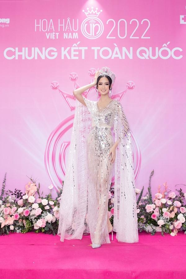 Đỗ Thị Hà sáng nhất thảm đỏ giữa dàn mỹ nhân khoe chân-5