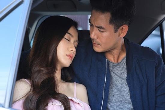 Giúp cô hàng xóm suýt đẻ rơi, chồng tôi đâm ra yêu thầm mới khổ