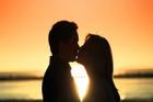 Xu hướng hẹn hò 'bạn hôn môi' của giới trẻ Trung Quốc