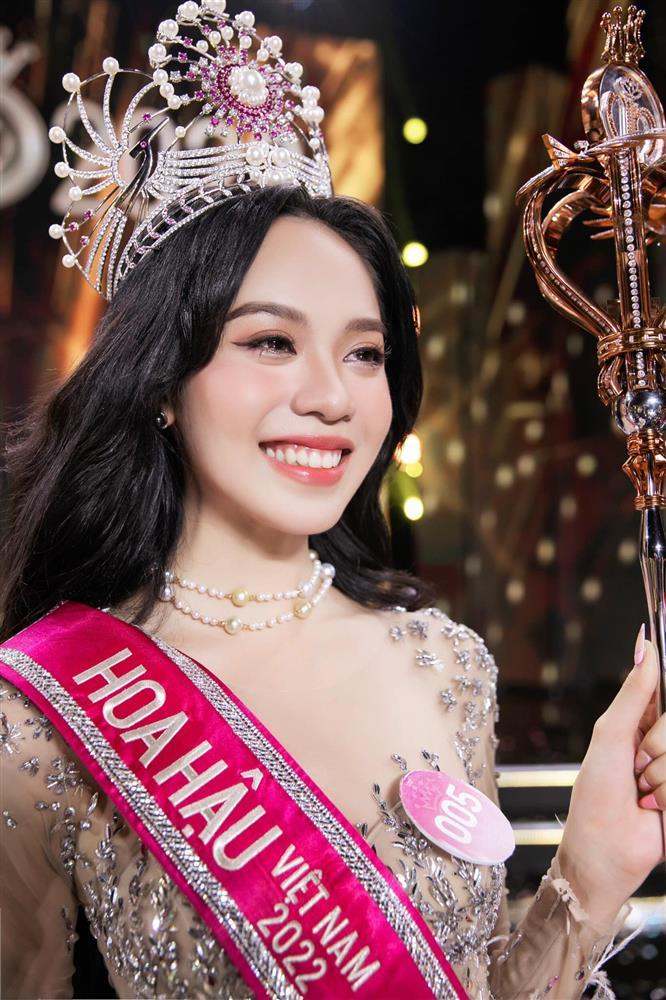 Bố Hoa hậu Việt Nam 2022: Gia đình không có điều kiện mua giải-4