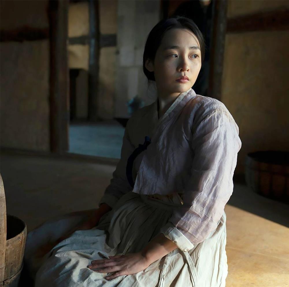 Dàn nữ chính phất lên nhờ những vai diễn nghèo khổ trong năm 2022-6