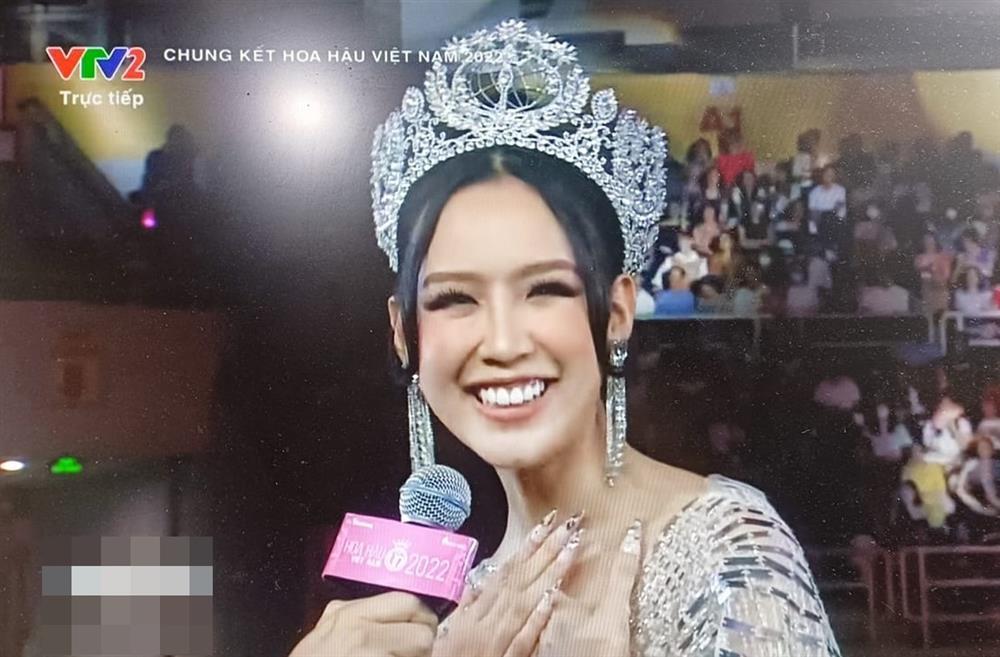 Tranh cãi Bảo Ngọc đội vương miện tại Hoa hậu Việt Nam 2022-4