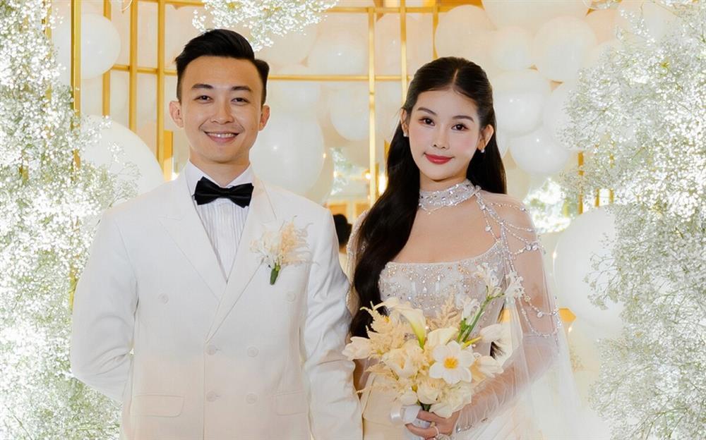 Showbiz Việt đại hỷ năm 2022: Hàng chục cặp đôi làm đám cưới-5