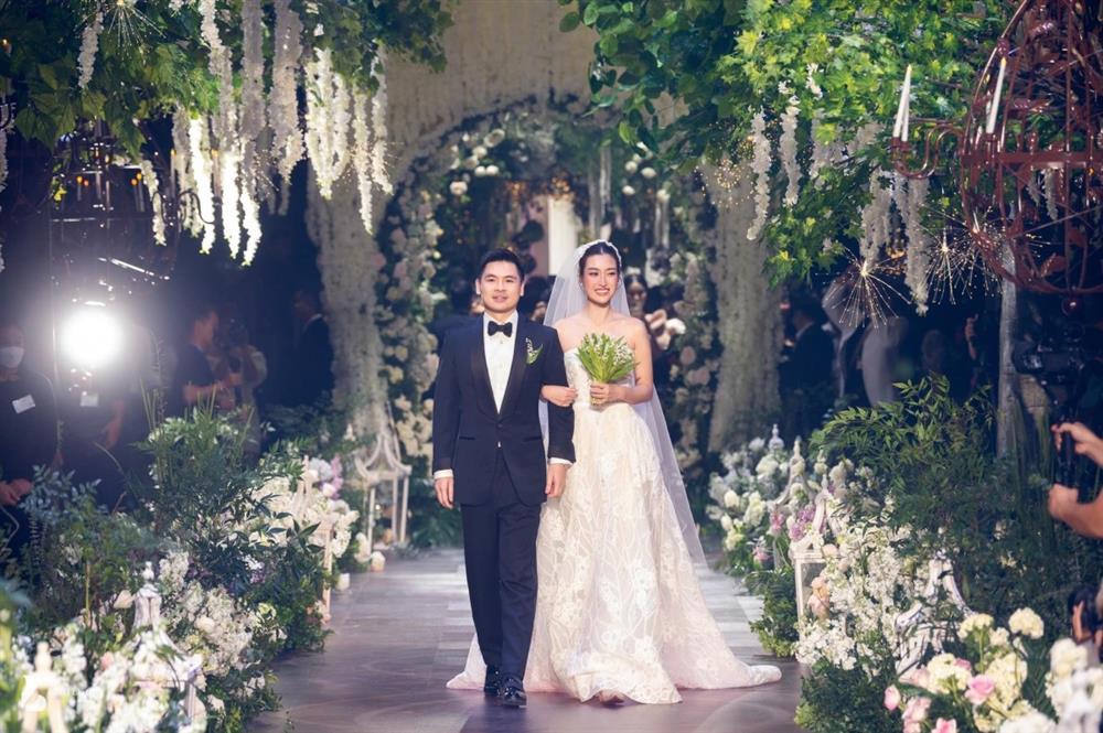 Showbiz Việt đại hỷ năm 2022: Hàng chục cặp đôi làm đám cưới-9
