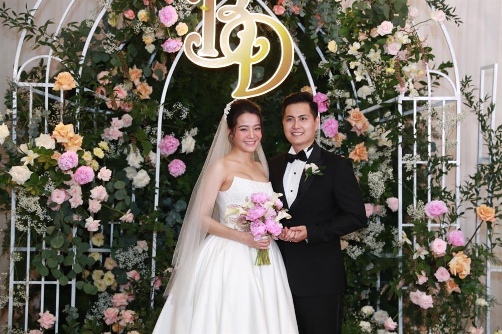 Showbiz Việt đại hỷ năm 2022: Hàng chục cặp đôi làm đám cưới-11