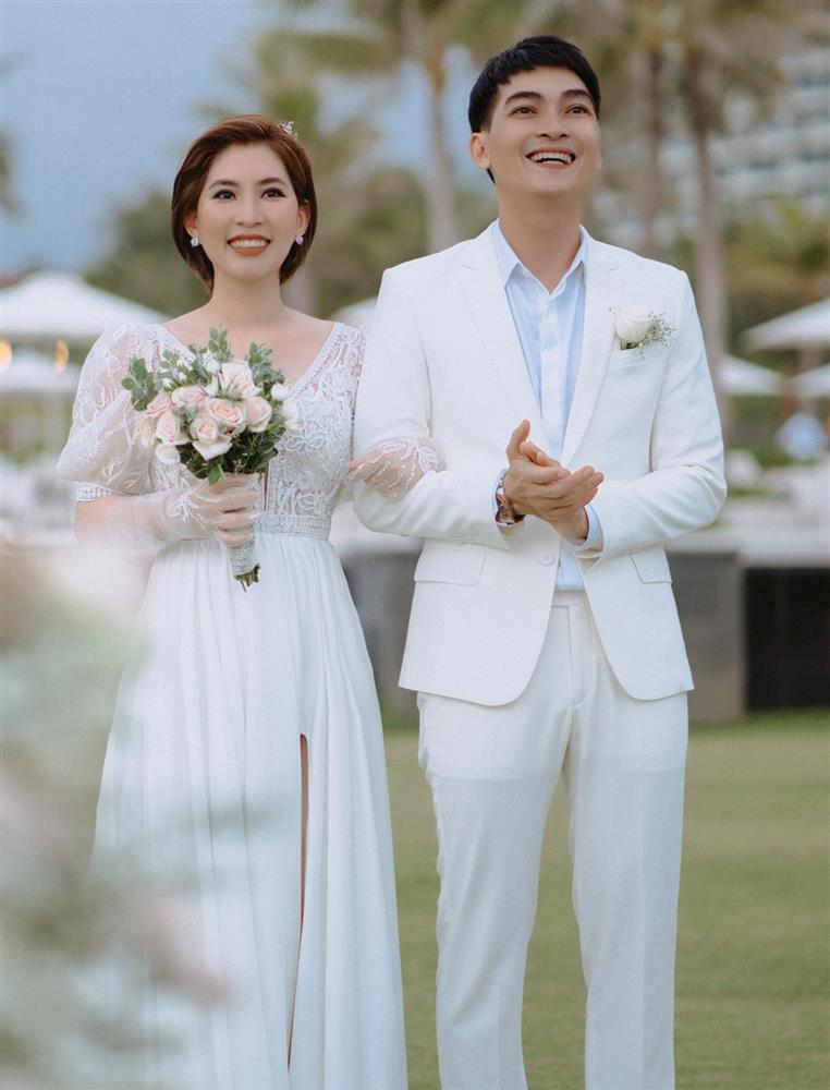 Showbiz Việt đại hỷ năm 2022: Hàng chục cặp đôi làm đám cưới-15