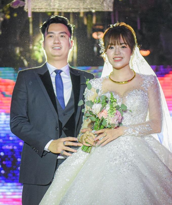 Showbiz Việt đại hỷ năm 2022: Hàng chục cặp đôi làm đám cưới-16