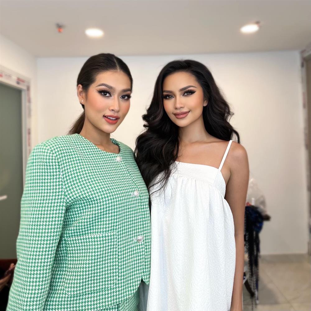 Hoa hậu Thiên Ân bị nghi mang bầu vì trang phục gây hiểu lầm-2