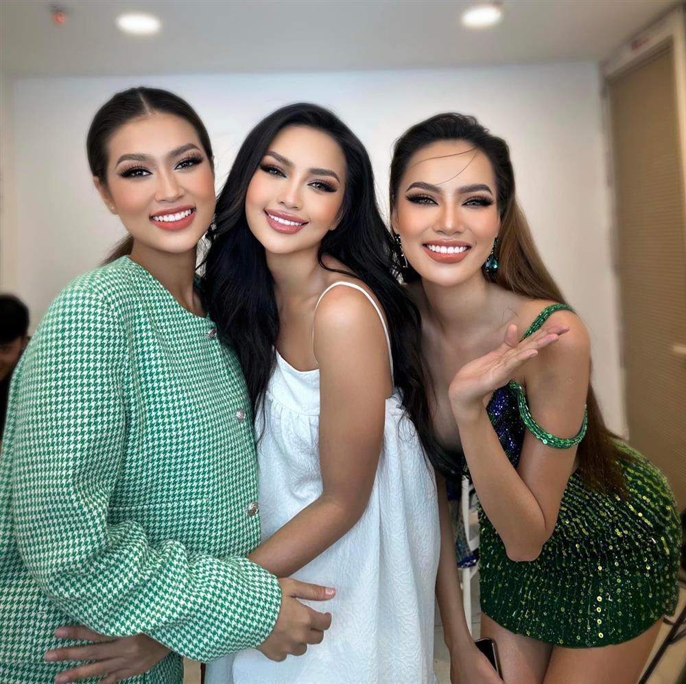 Hoa hậu Thiên Ân bị nghi mang bầu vì trang phục gây hiểu lầm-1