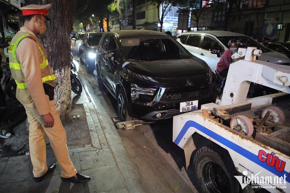 Tài xế say sưa bia rượu đi chơi đêm Noel, nhận phạt ‘kịch khung’-5