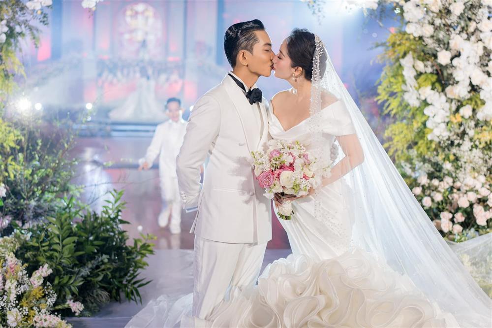 Khánh Thi bật khóc: Không có đám cưới chắc sẽ không buồn-12