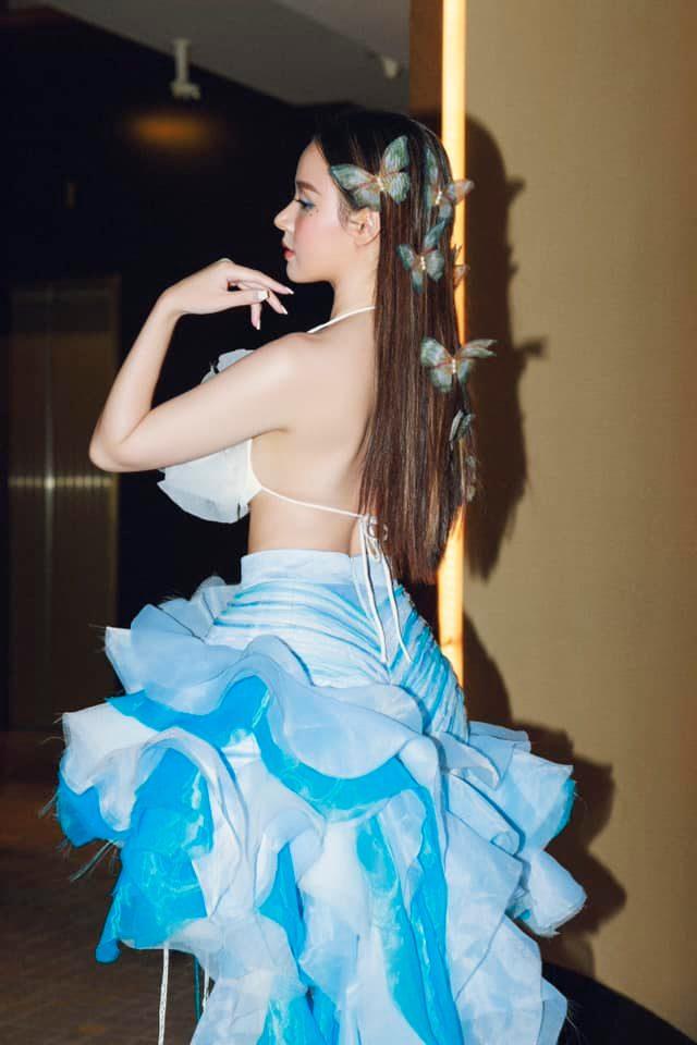 Midu khoe ảnh dự sự kiện, bộ đồ hở trước lẫn sau quá gợi cảm-3