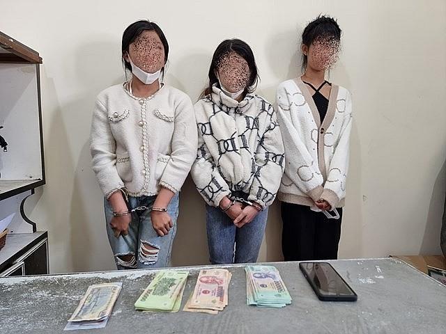 Danh tính nhóm nữ quái móc túi tại Festival Hoa Đà Lạt-2