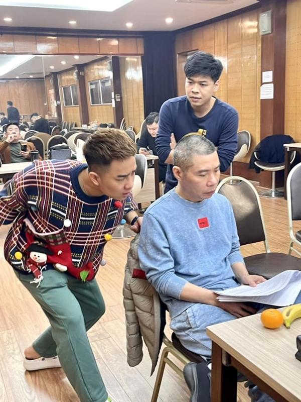 Dàn nghệ sĩ Táo Quân 2023 chính thức lộ diện tập luyện chương trình-5