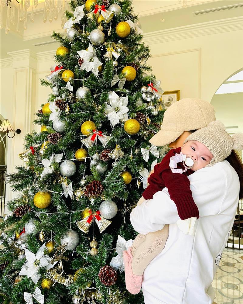 4 mẹ con Phạm Quỳnh Anh mỗi lần xuất hiện lại gây sốt visual-5