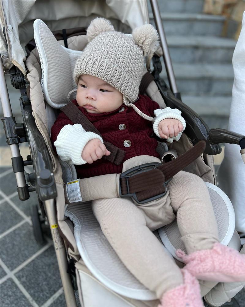 4 mẹ con Phạm Quỳnh Anh mỗi lần xuất hiện lại gây sốt visual-4