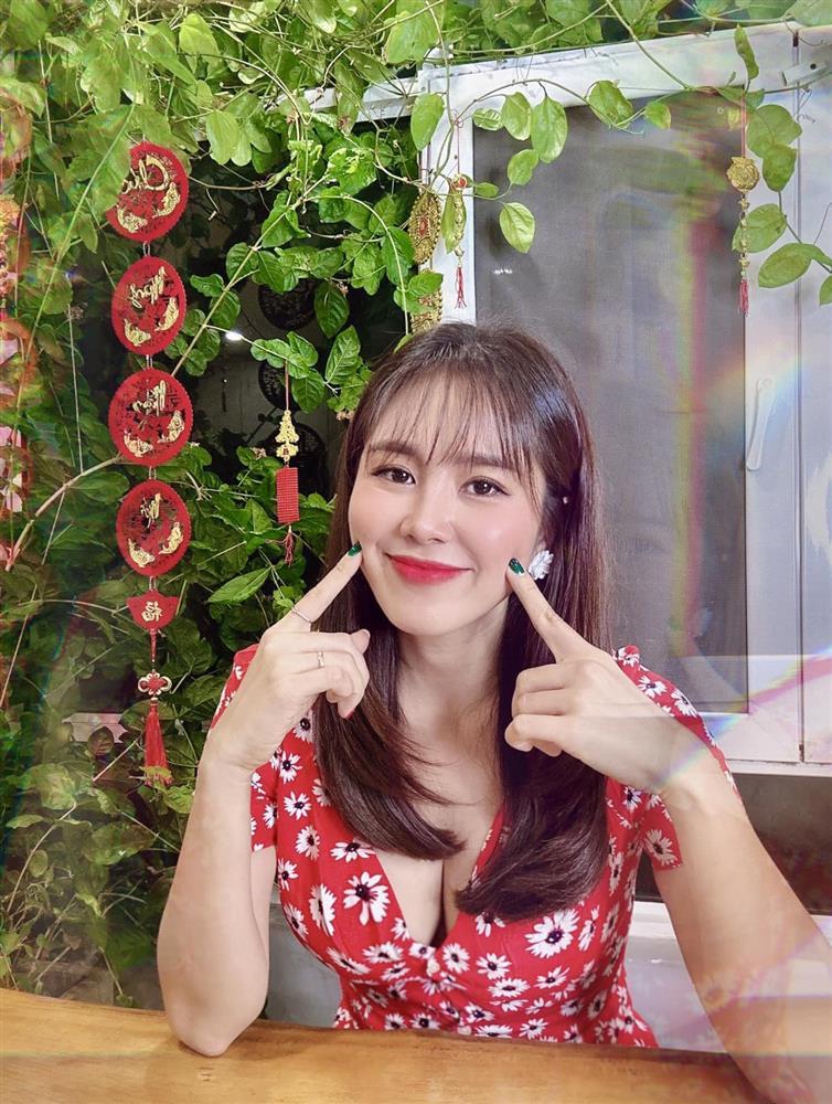 Tin showbiz Việt ngày 26/12: Hari Won tác động vật lý Trấn Thành-6