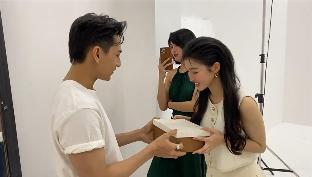 Diệu Nhi phản ứng khi crush cũ Isaac ôm Á hậu Phương Nhi-2