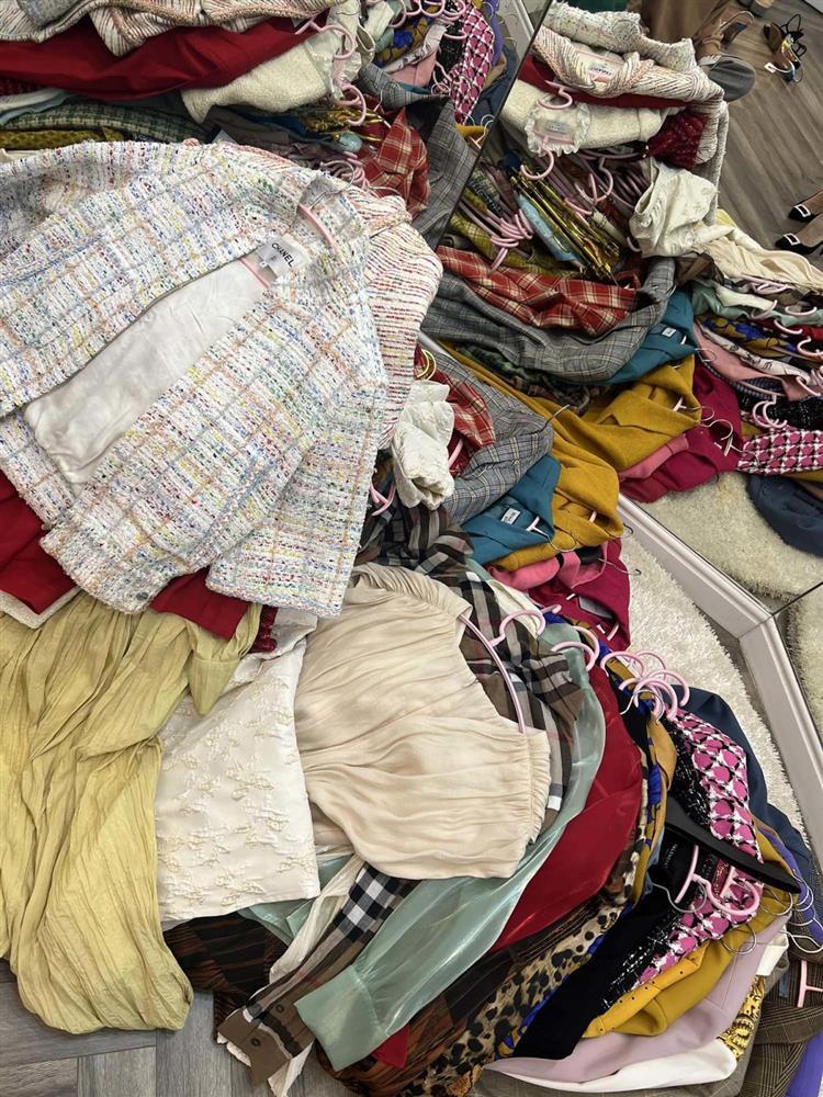 Sao Việt thanh lý đồ: Hương Giang, Đỗ Mỹ Linh bán rẻ như cho-1