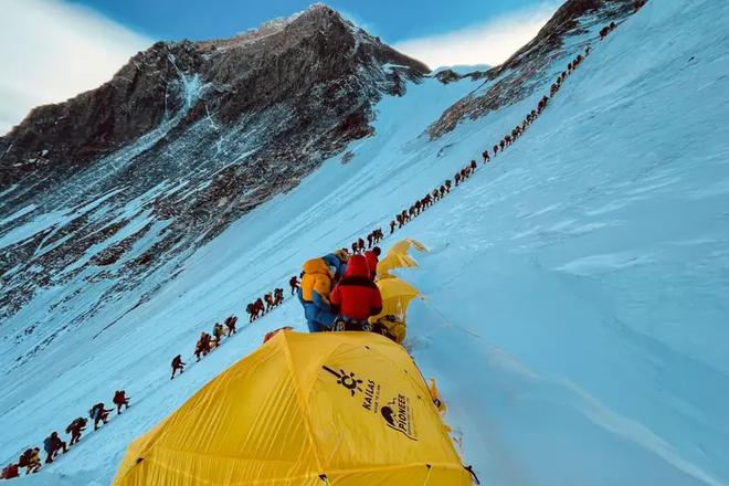 Còn nhiều thi thể vẫn nằm lại Everest-2