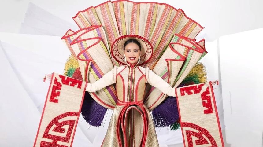 Thấy gì từ sự cố trang phục xuyên thấu của Phương Anh?-5