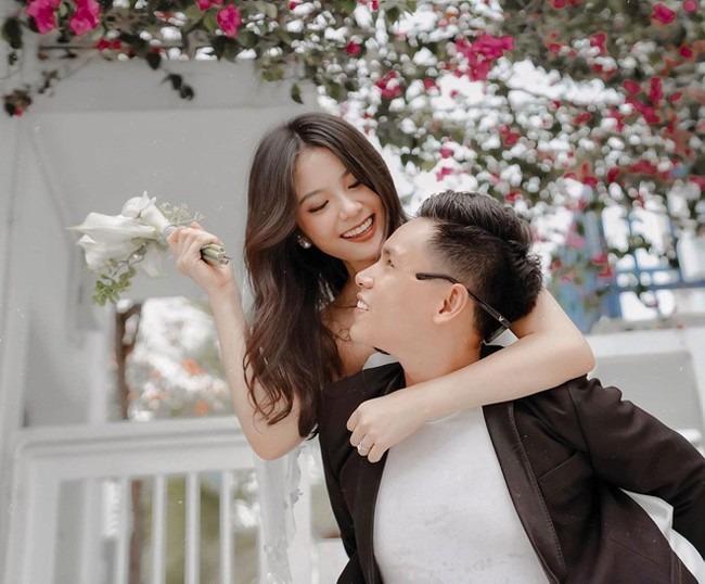 Dàn hot girl chốt đơn làm dâu nhà giàu khi tròn 18 tuổi-11