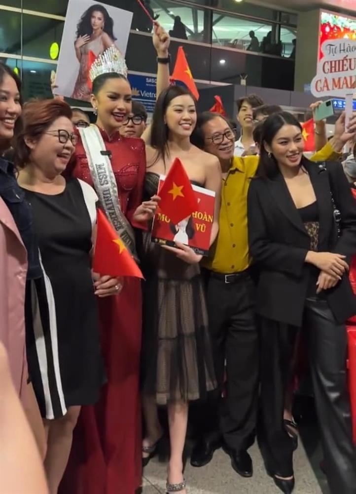 Ngọc Châu lên đường thi Miss Universe, mẹ mặc lại áo 6 năm-3