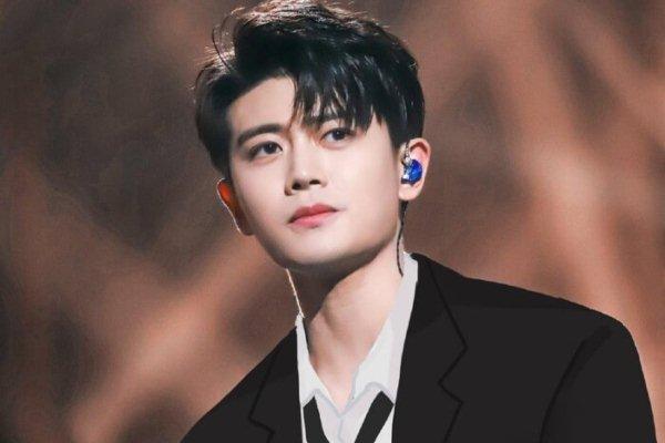 Vừa ra album nhạc, Nhậm Gia Luân đã được khuyên nên về đóng phim-5