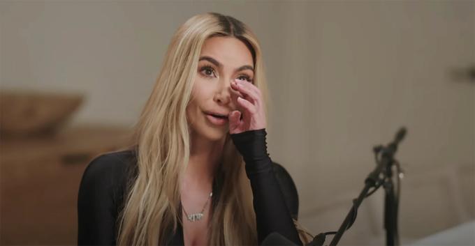Kim Kardashian khóc kể khó khăn khi hợp tác nuôi con với Kanye West-1