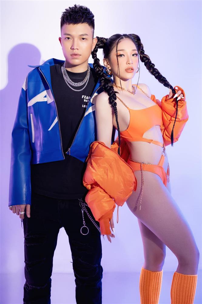 Đám cưới của nữ DJ và nam MC, đi ăn cưới mà tưởng lên bar-4