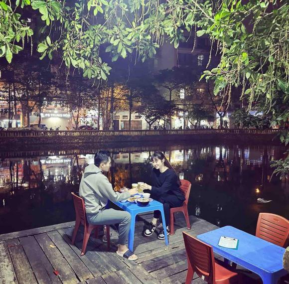 BTV Quốc Khánh rủ vợ đi nhậu, nhan sắc trẻ đẹp bà xã gây sốt-1