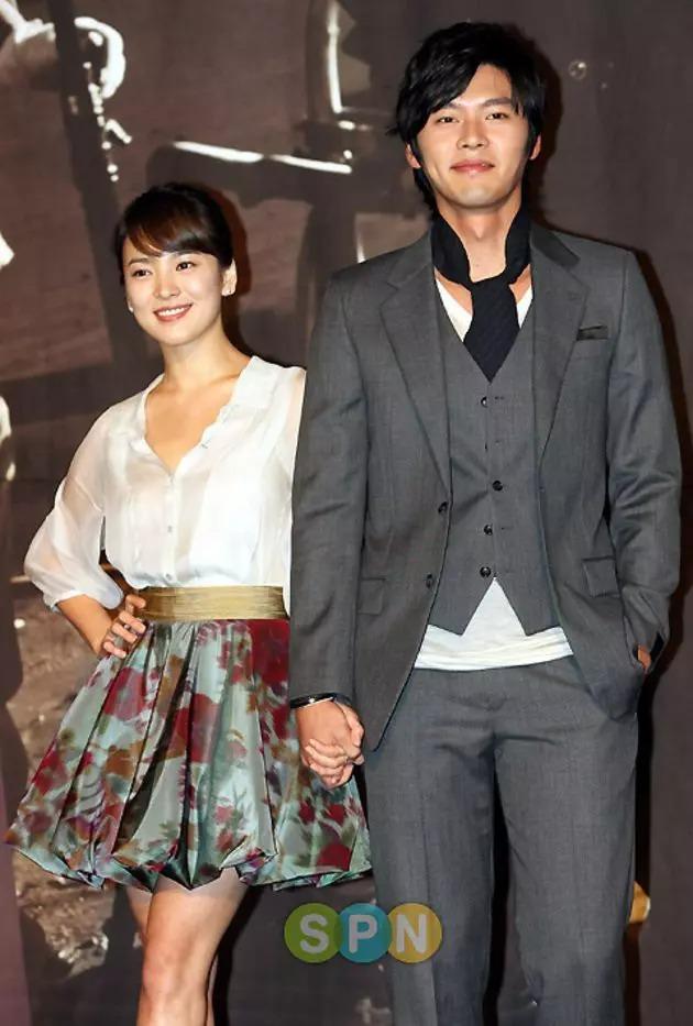 Từng là vợ chồng, Song Hye Kyo bị ghét khác hẳn Song Joong Ki-4