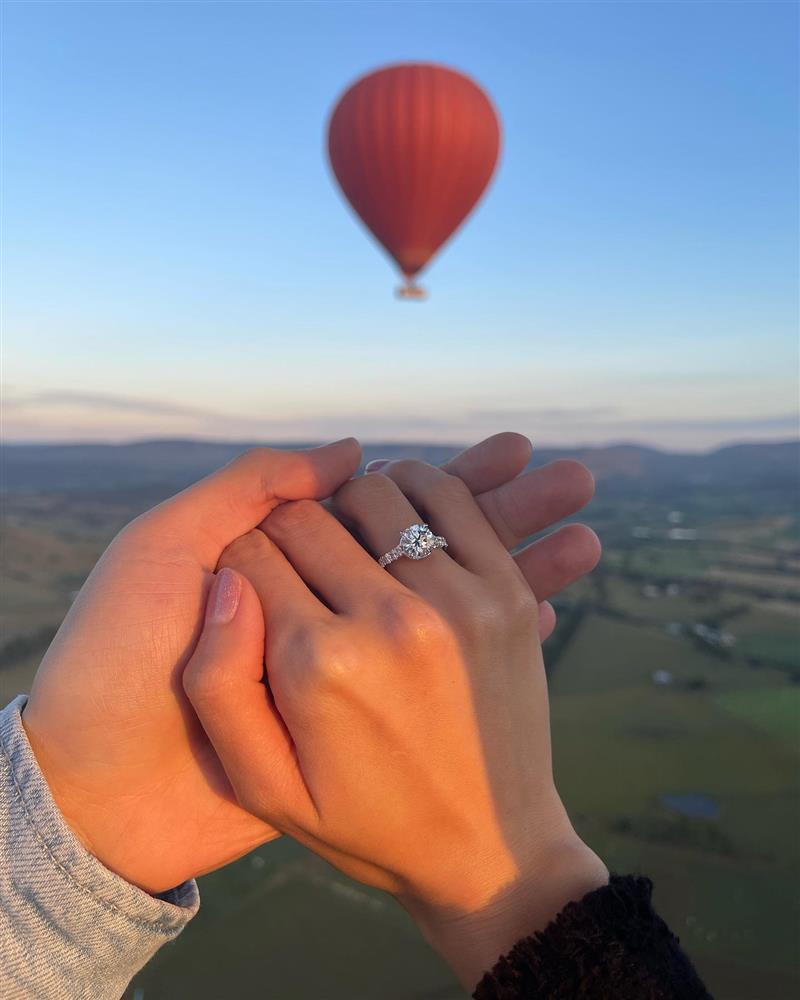 Hé lộ hậu trường cầu hôn độc lạ của Diễm My 9X-5