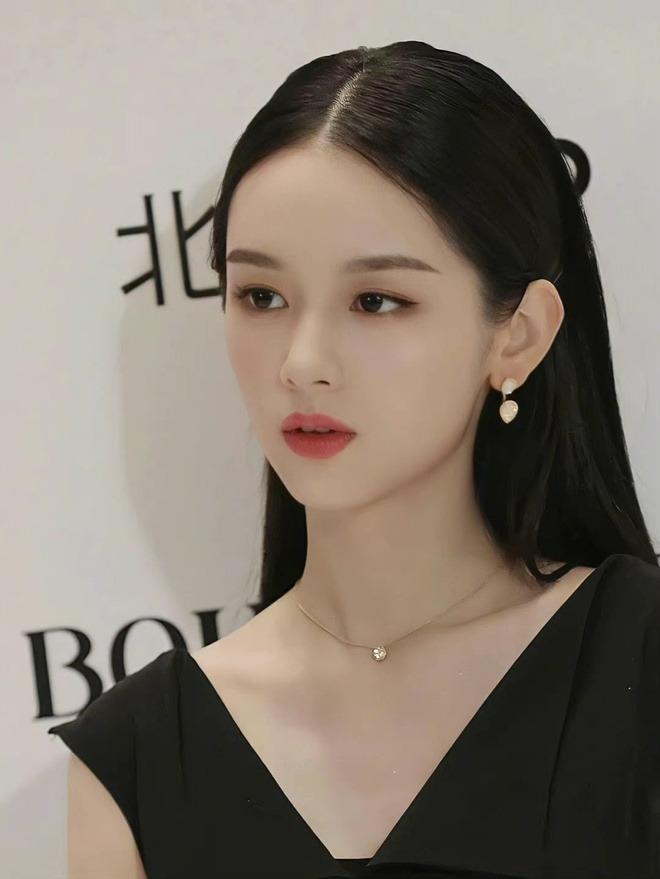 3 mỹ nhân diễn lố gây phẫn nộ: Châu Dã xinh nhưng bất tài-1