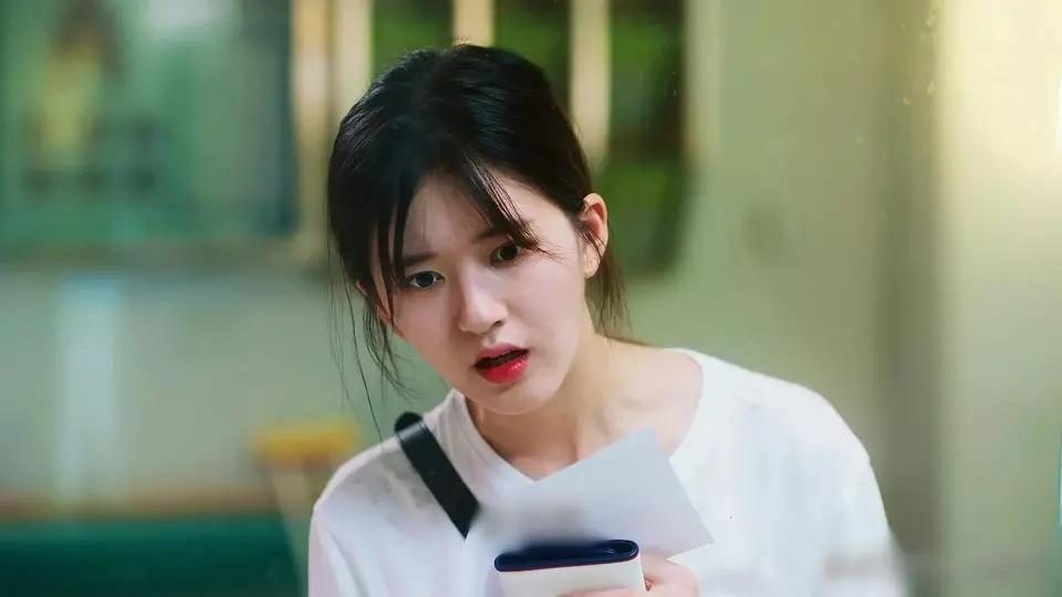 3 mỹ nhân diễn lố gây phẫn nộ: Châu Dã xinh nhưng bất tài-4