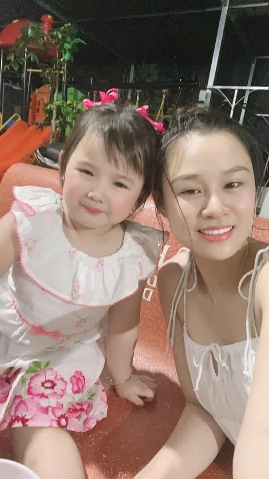 Sau 2 năm Vân Quang Long mất, vợ thứ hai và con gái giờ thế nào?-5