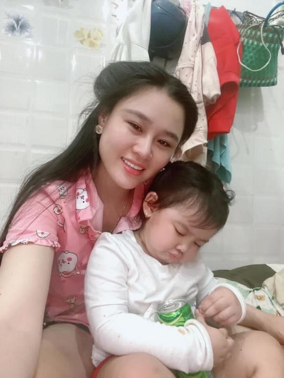 Sau 2 năm Vân Quang Long mất, vợ thứ hai và con gái giờ thế nào?-6