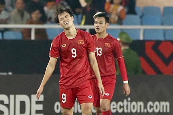 CĐV Đông Nam Á tranh cãi nảy lửa về pha bóng Đoàn Văn Hậu-3