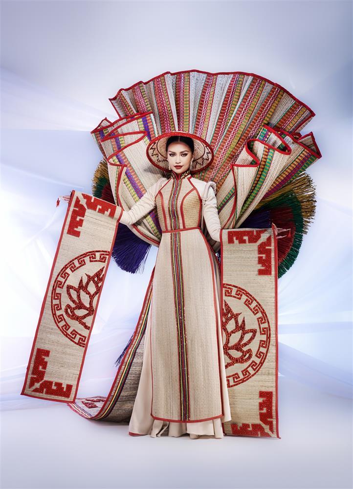 Ngọc Châu sửa gấp trang phục dân tộc trước khi thi Miss Universe-3